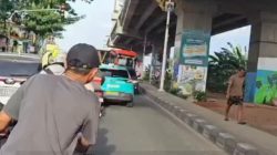 Cuplikan video dashcam taksi hijau dengan nomor lambung CN-10244 lawan arah di simpang H Naman Jakarta Timur