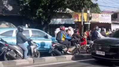 Kecelakaan mobil listrik dan MBG di Pasar Minggu Jakarta Selatan