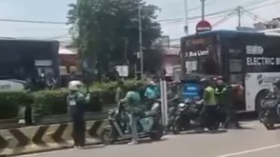 Klarifikasi Kecelakaan Ojol di Otista Raya: Bantah Terobos Lampu Merah