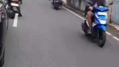 Parkir Liar di Otista Raya Bikin Macet Parah Pagi Ini